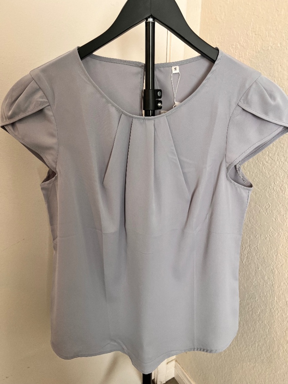 Tasamo Cap Sleeve Light Gray Blouse | Size Small NWT